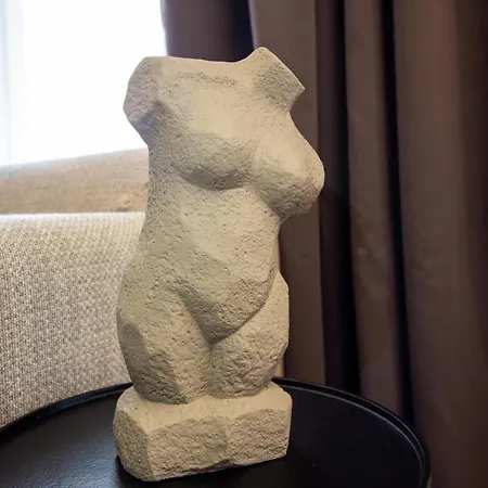 Maroen Lux And Old Town