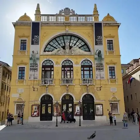 Maroen Lux And Old Town Lejlighed Split