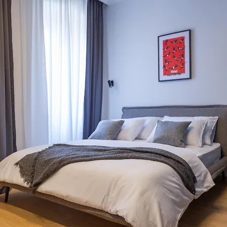 Maroen Lux And Old Town Apartment