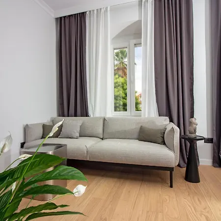 Maroen Lux And Old Town * Split